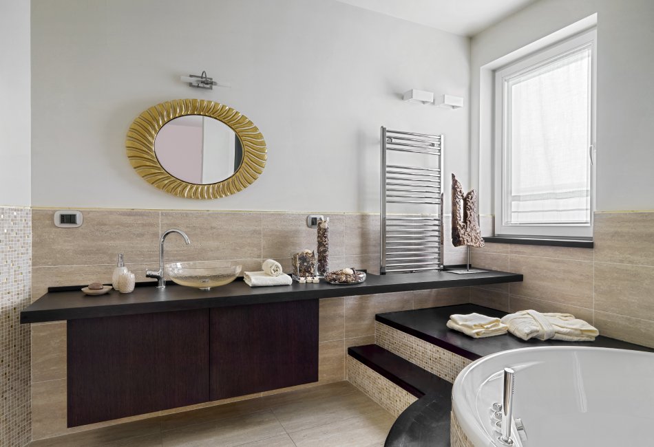 Mobiliario de cocina y baño en Valencia, MVSM especialistas en distribución. Interiores del baño moderno.